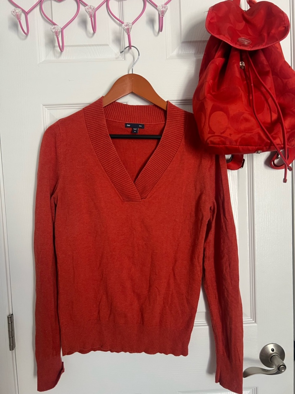 GAP Women's V-Neck Sweater - Red